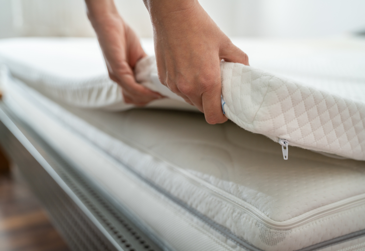 5 Tipps zum Entfernen von Flusen aus einer Matratze